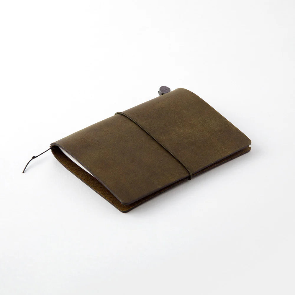 Traveler´s Company - Notebook Olive Passport Size (læderomslag)